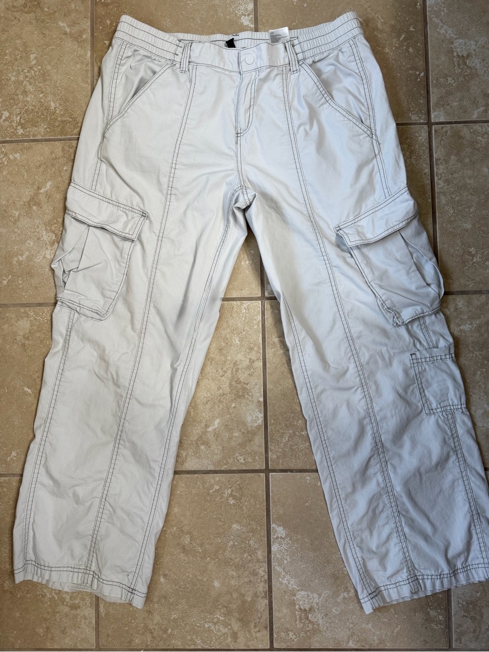 🩶Gray/Off-White Cargo Pants Women’s Size 14🩶